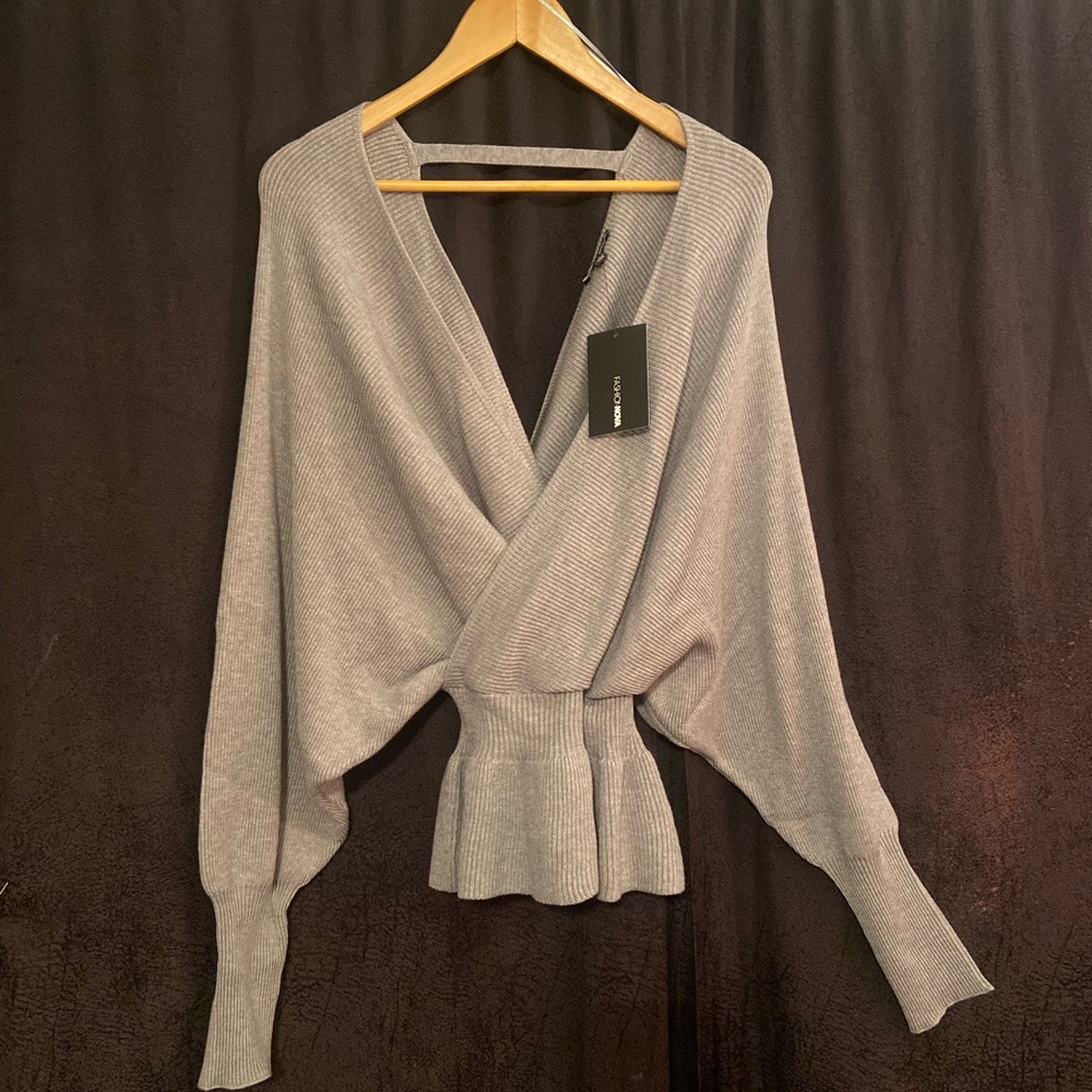 Sweater - Picture 2 of 8